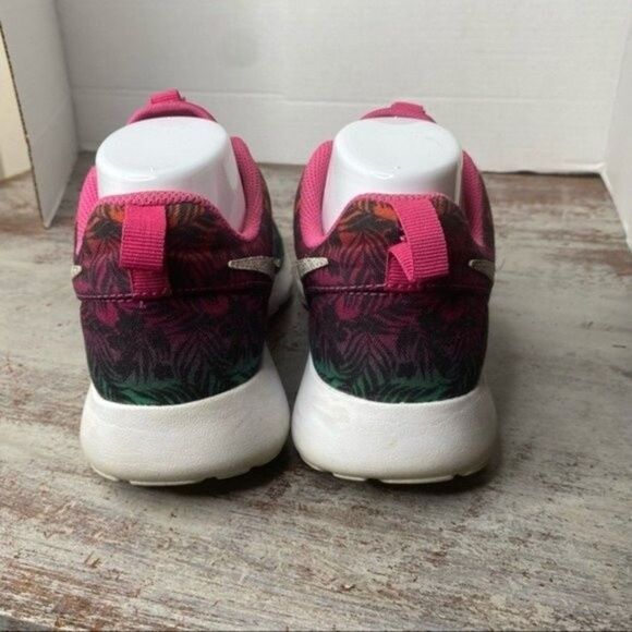 Nike Roshe Run Palm Tree Floral Running Shoes (677784-602) w 7 y 5.5 - Picture 7 of 10